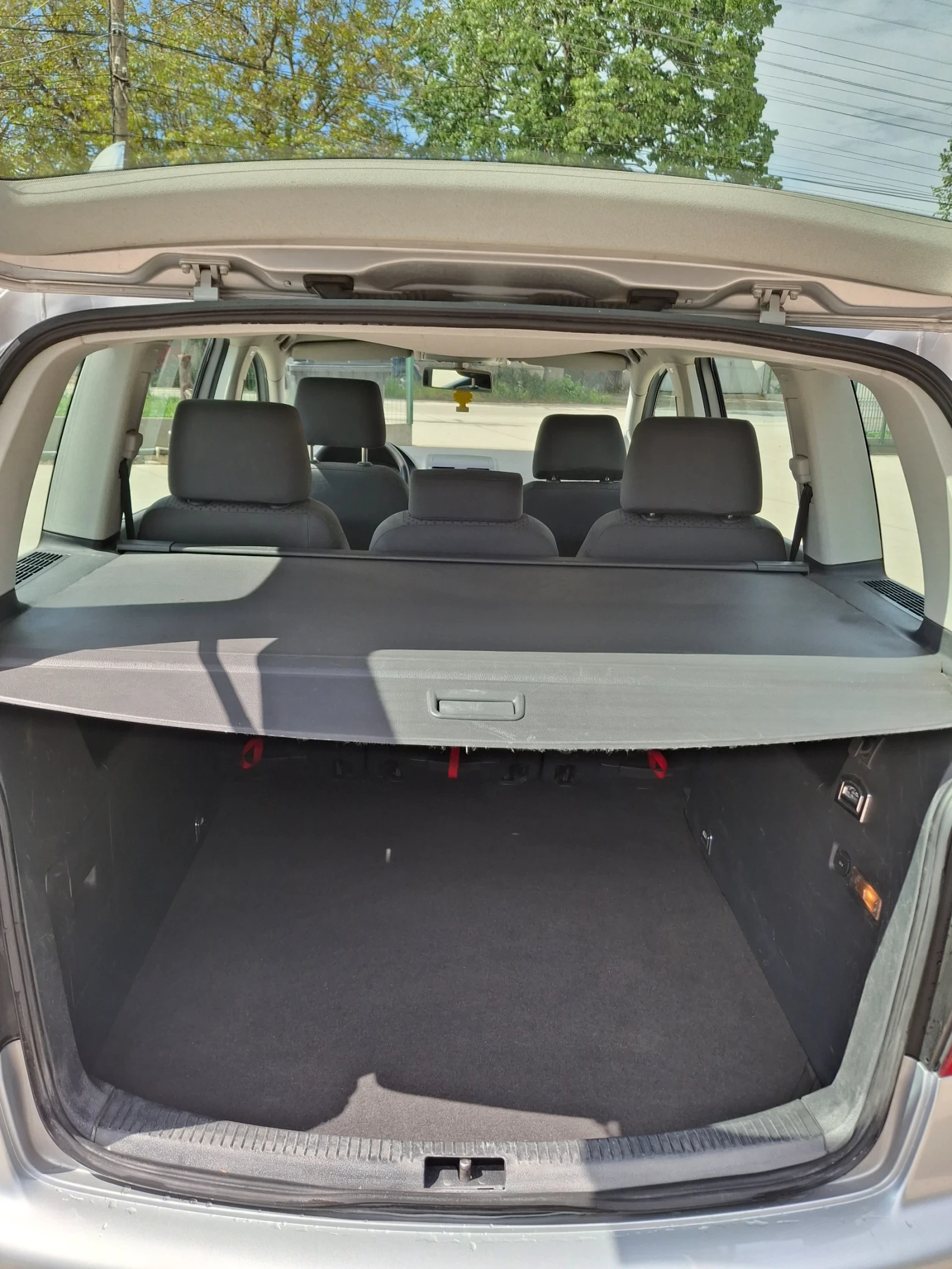 VW Touran 1.9TDI 105 �.� | Mobile.bg � ����������� 13
