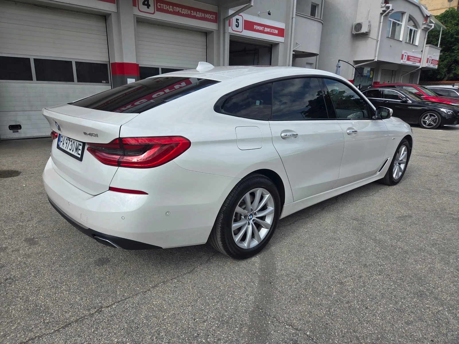 BMW 6 GT 640i-xDrive/HEAD-UP/HARMAN-KARDON/NAVI/������360 | Mobile.bg � ����������� 5