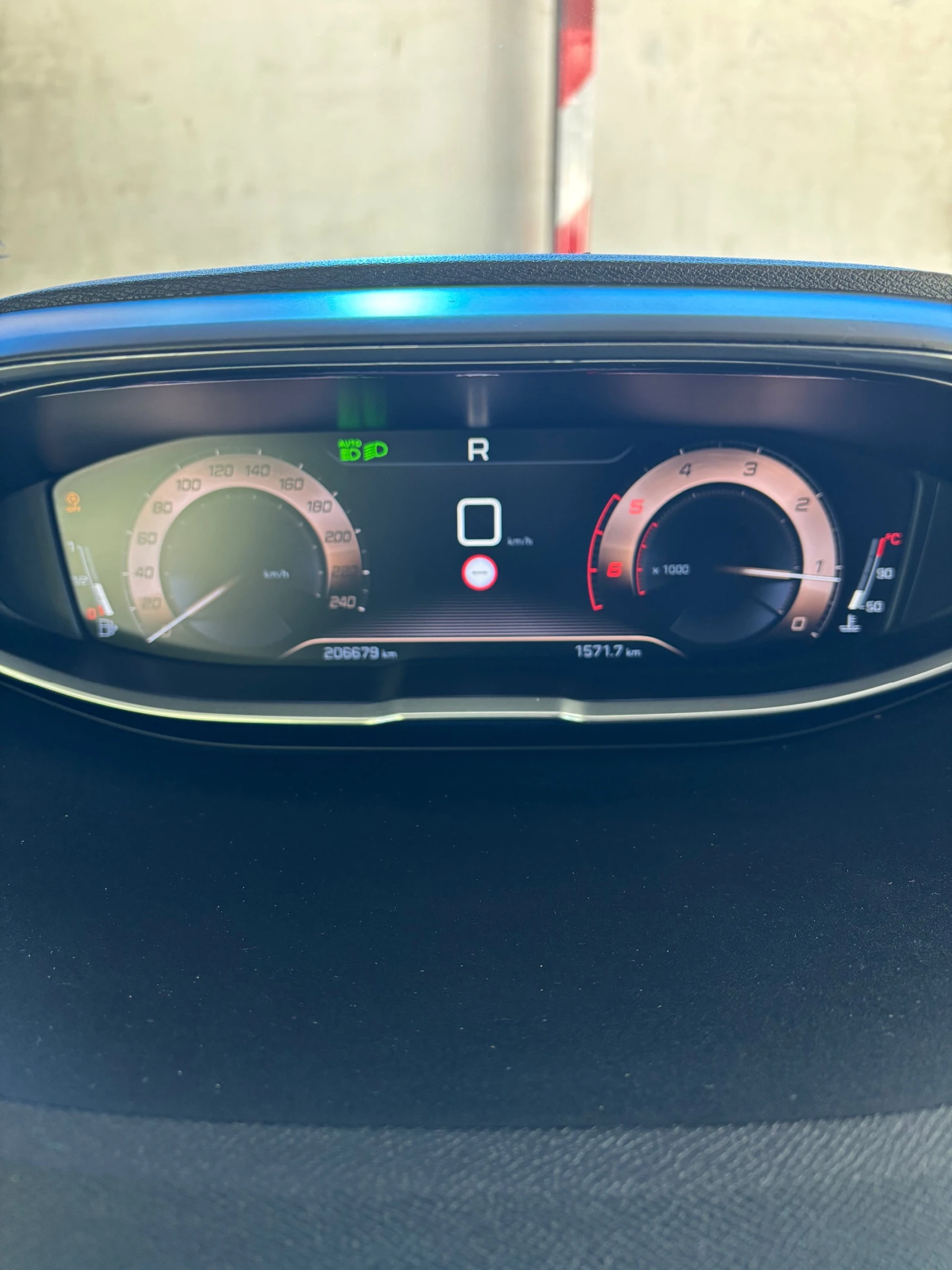 Peugeot 3008 2019 GT, снимка 10 - Автомобили и джипове - 55044601