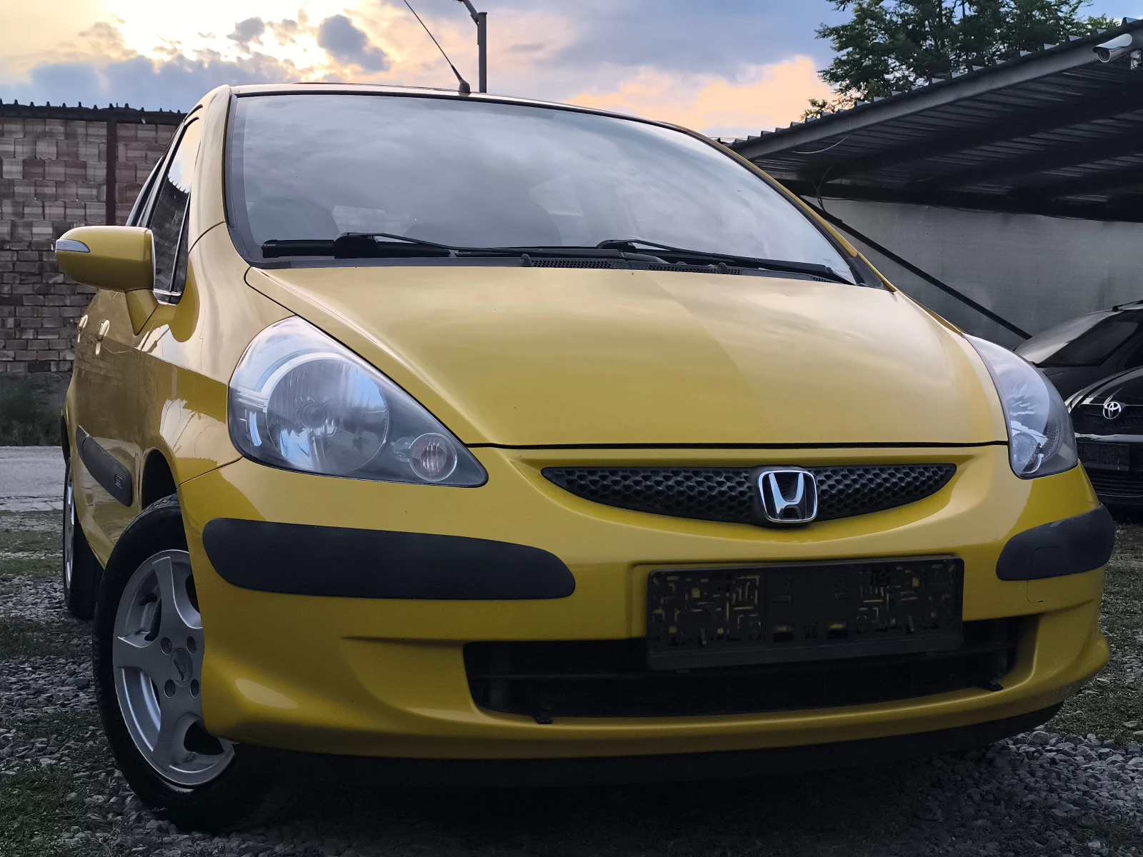 Honda Jazz FACE LIFT-1.4i-83кс(4-цилиндъра)-КЛИМАТРОНИК-