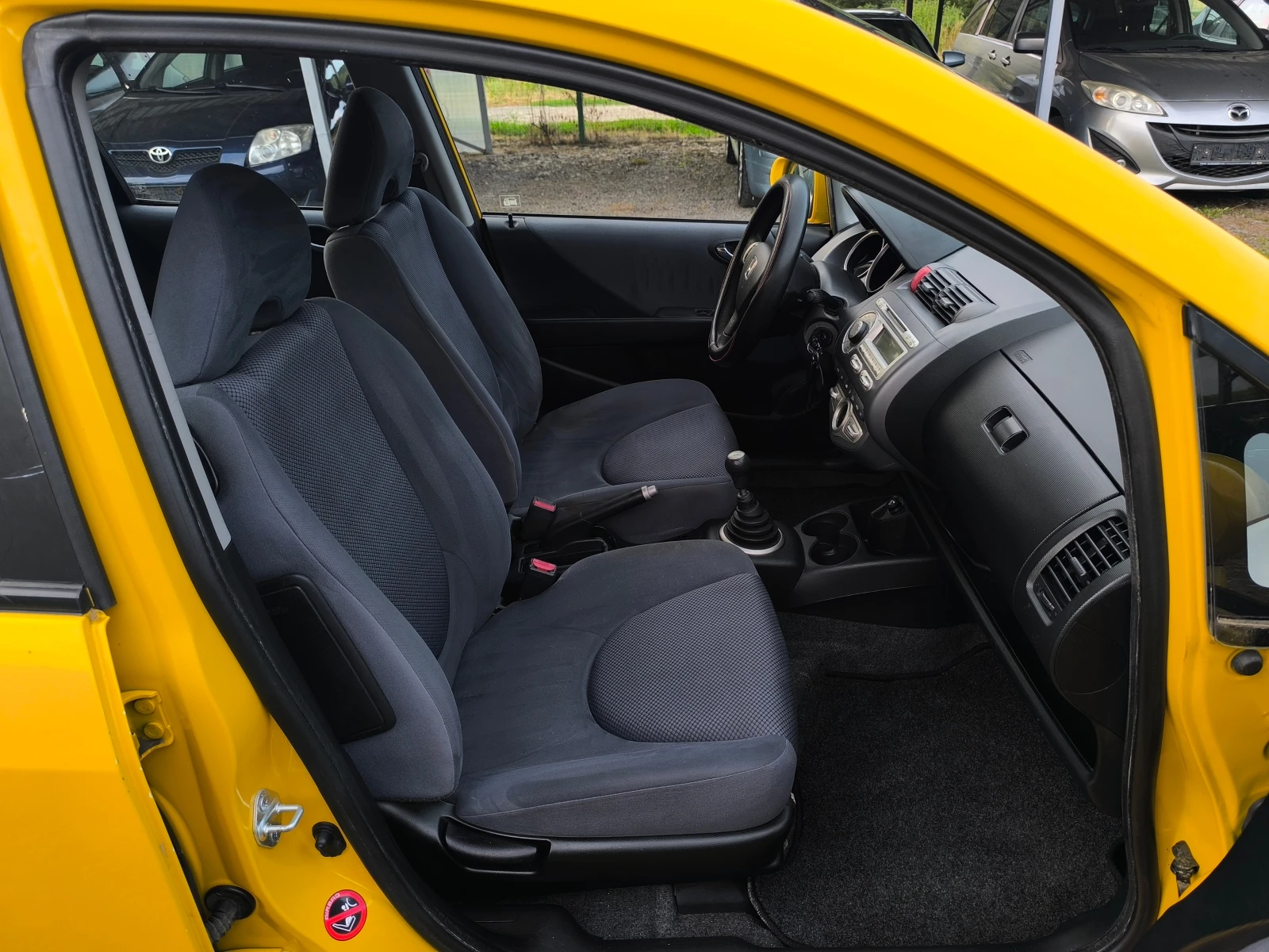 Honda Jazz FACE LIFT-1.4i-83кс(4-цилиндъра)-КЛИМАТРОНИК-, снимка 15 - Автомобили и джипове - 55309420