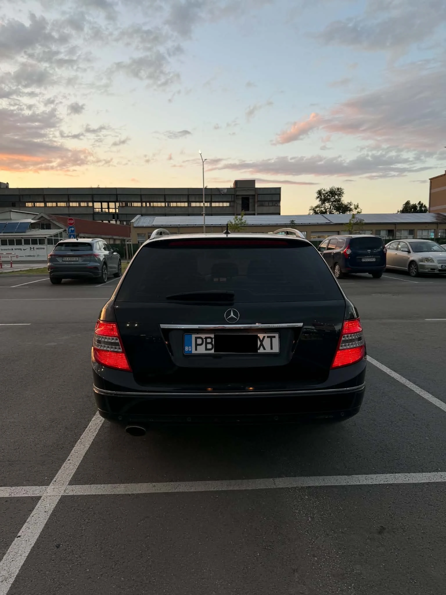 Mercedes-Benz C 220 Avantgarde, снимка 5 - Автомобили и джипове - 55347441