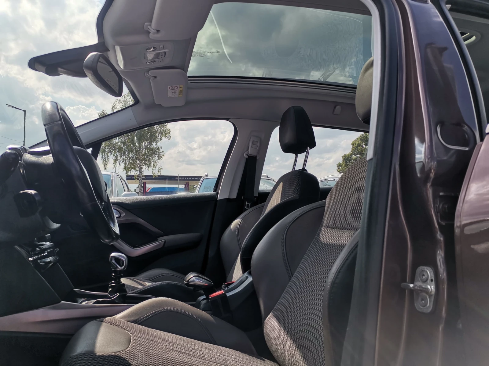 Peugeot 2008 1.6HDI Allure, снимка 14 - Автомобили и джипове - 55826394