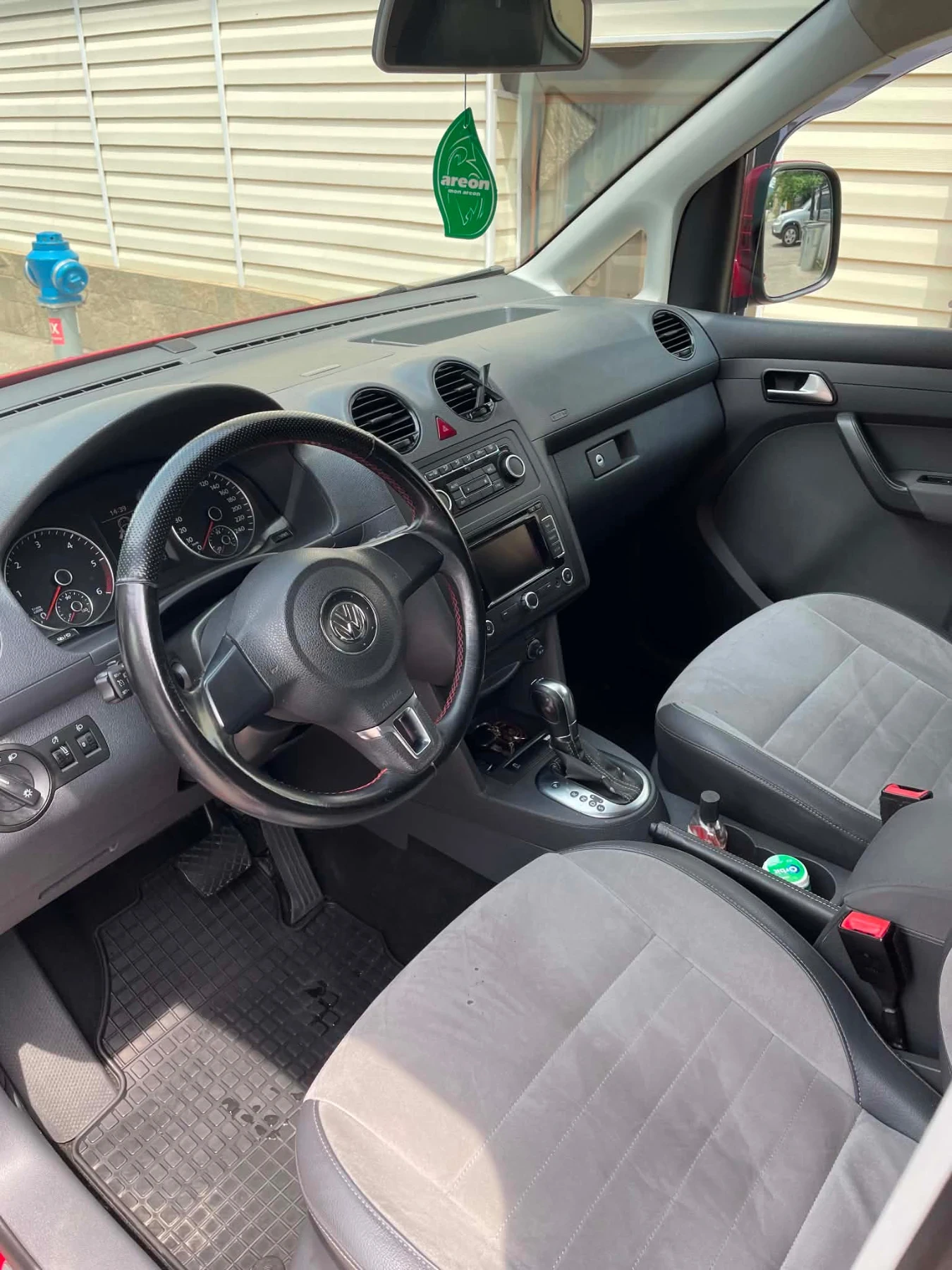 VW Caddy Edition 30, снимка 6 - Автомобили и джипове - 55929245