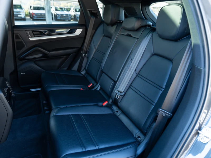 Porsche Cayenne  E-Hybrid, снимка 13 - Автомобили и джипове - 52397483