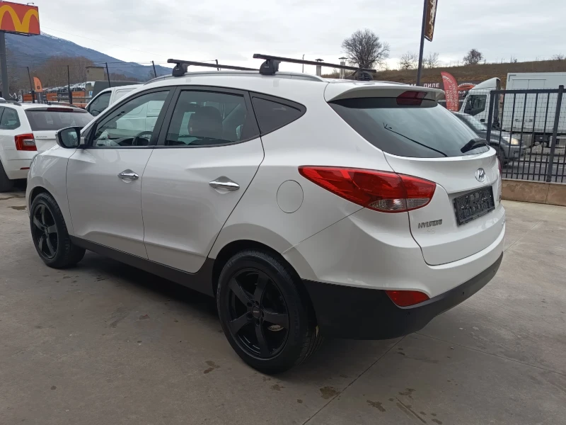Hyundai IX35 2.0tdci, снимка 7 - Автомобили и джипове - 52641771
