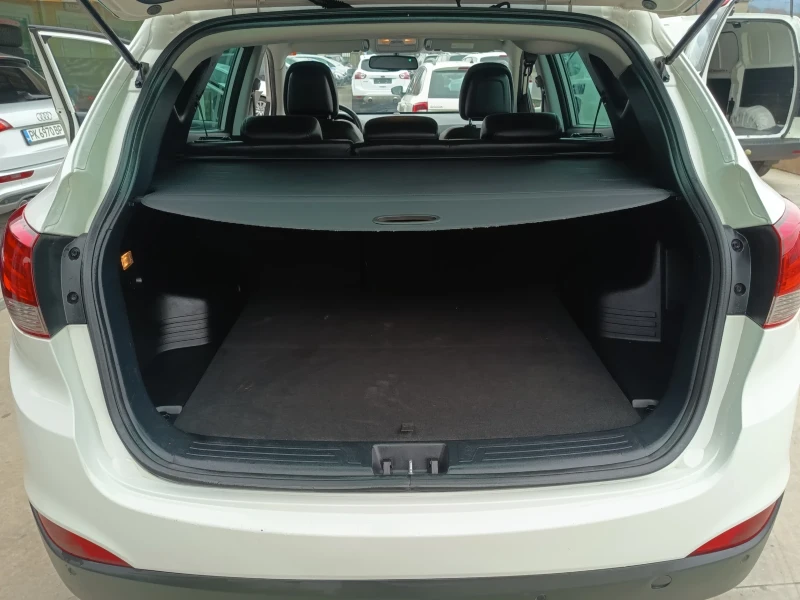Hyundai IX35 2.0tdci, снимка 13 - Автомобили и джипове - 52641771