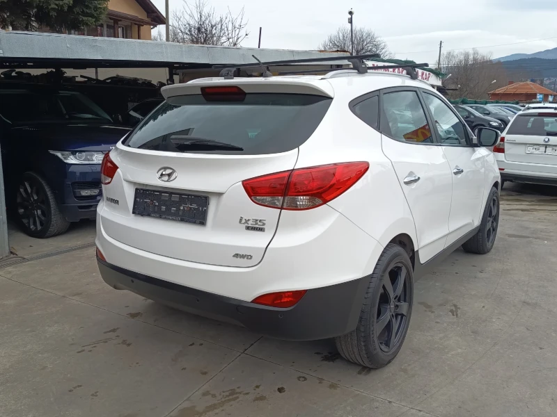 Hyundai IX35 2.0tdci, снимка 5 - Автомобили и джипове - 52641771