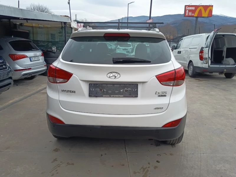 Hyundai IX35 2.0tdci, снимка 4 - Автомобили и джипове - 52641771