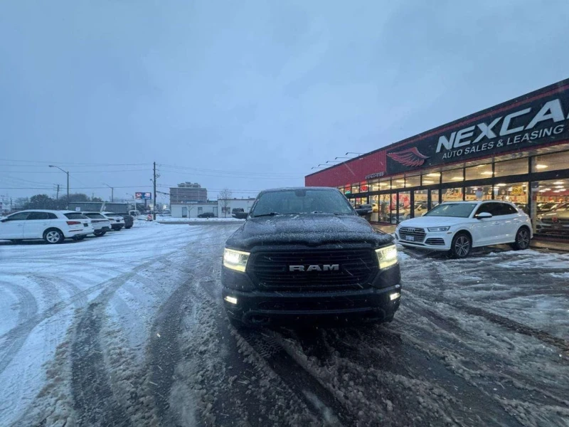 Dodge RAM 1500 BIG HORN 4X4 CREW CAB PANO/ROOF NAV B/SPOT CAMERA, снимка 3 - Автомобили и джипове - 53361492