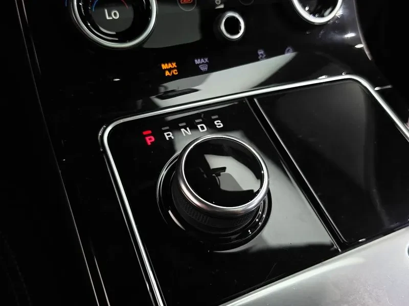 Land Rover Range Rover Velar 2.0 D240 R-Dynamic Se, снимка 9 - Автомобили и джипове - 55748900