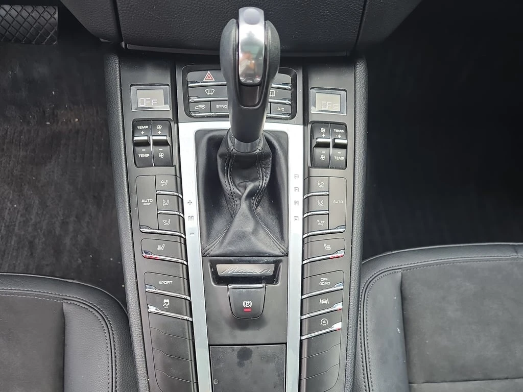 Porsche Macan * AWD * CARFAX * БЕЗ ПЪРВОНАЧАЛНА ВНОСКА - изображение 9