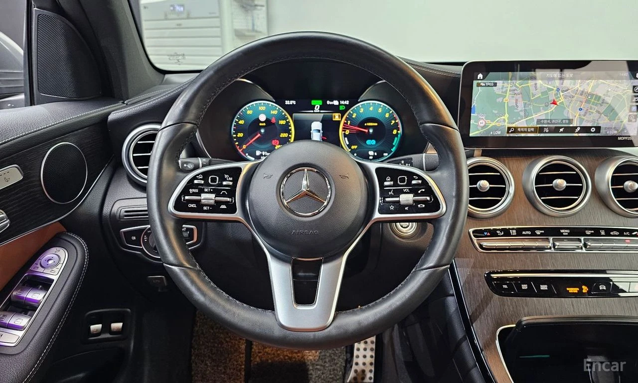 Mercedes-Benz GLC 300 HYBRID* COUPE* BURMESTER* ОБДУХВАНЕ* ДИСТРОНИК* , снимка 7 - Автомобили и джипове - 54702205