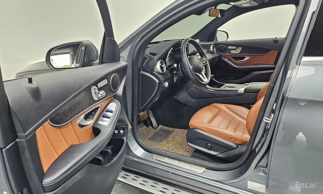 Mercedes-Benz GLC 300 HYBRID* COUPE* BURMESTER* ОБДУХВАНЕ* ДИСТРОНИК* , снимка 5 - Автомобили и джипове - 54702205