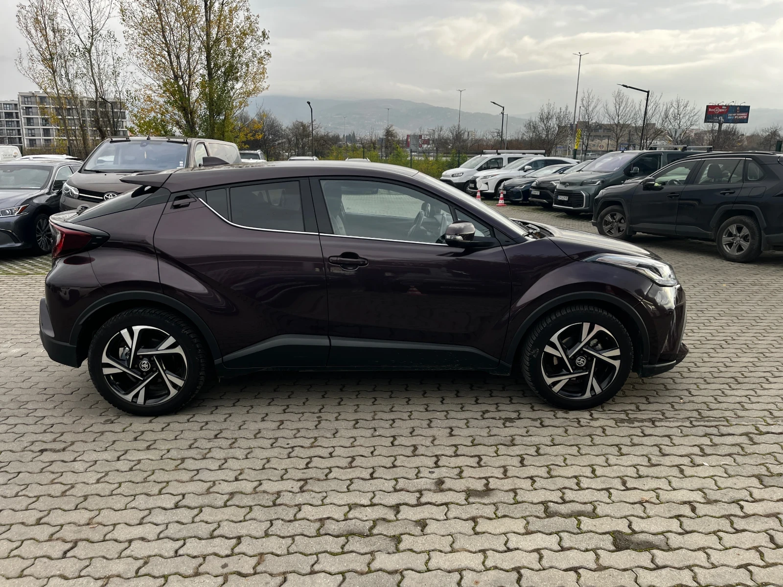 Toyota C-HR Hybrid 2.0, снимка 8 - Автомобили и джипове - 55213513