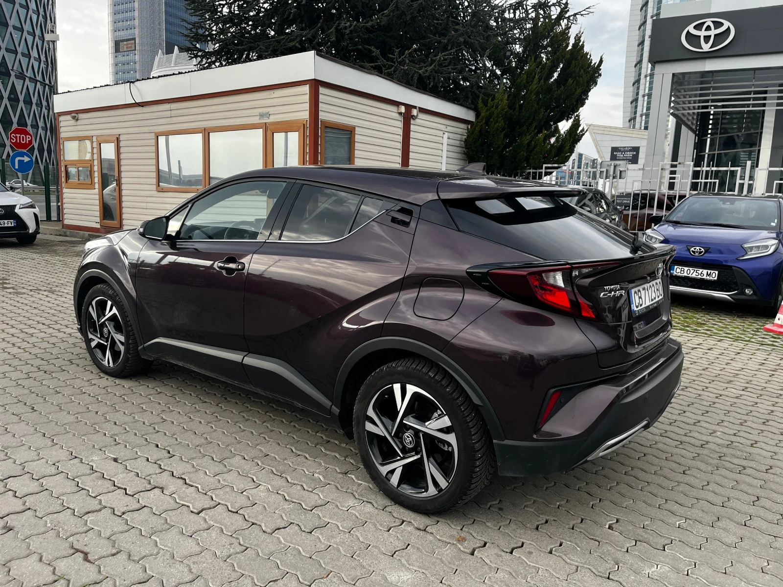 Toyota C-HR Hybrid 2.0, снимка 5 - Автомобили и джипове - 55213513