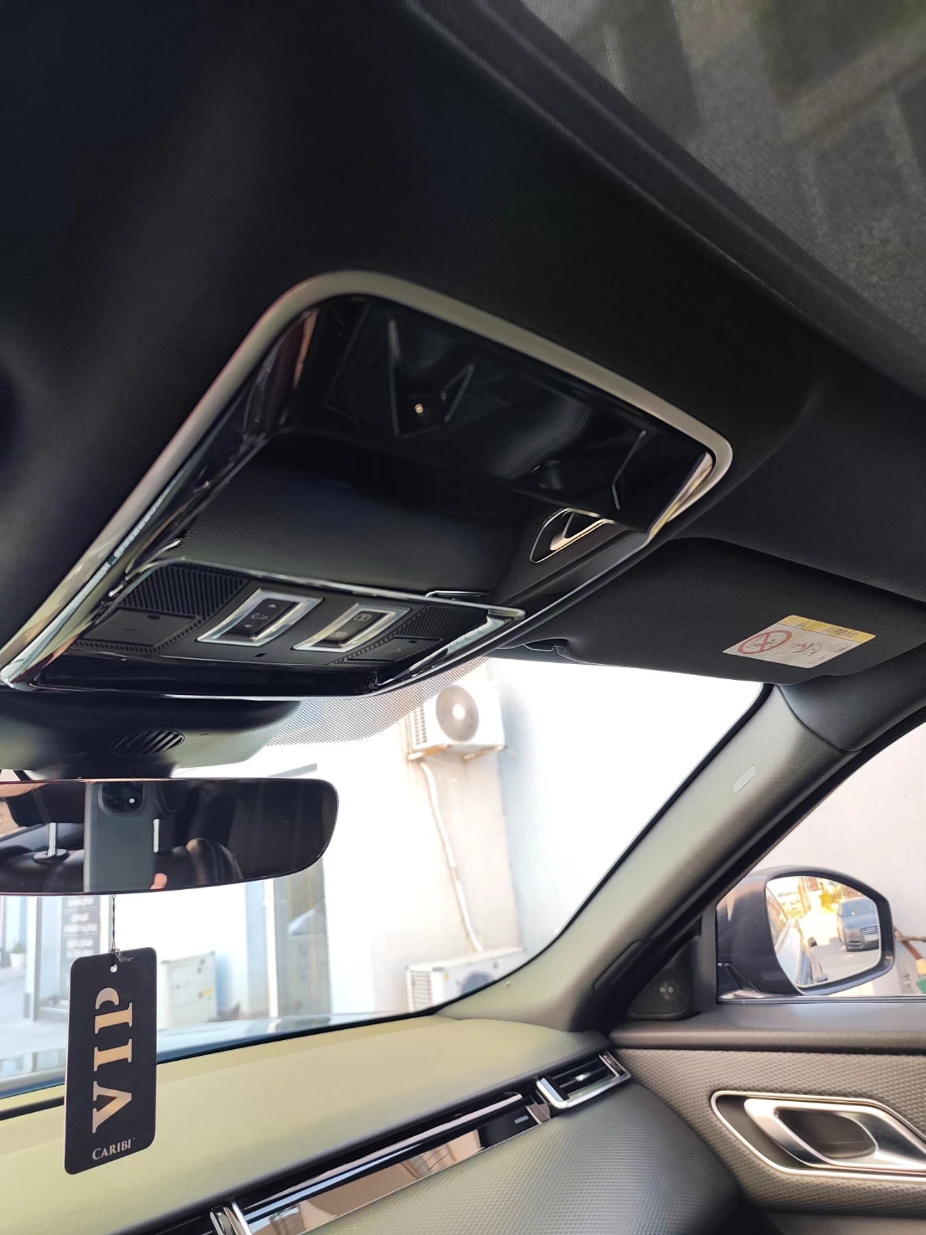 Land Rover Range Rover Velar, снимка 15 - Автомобили и джипове - 55965999
