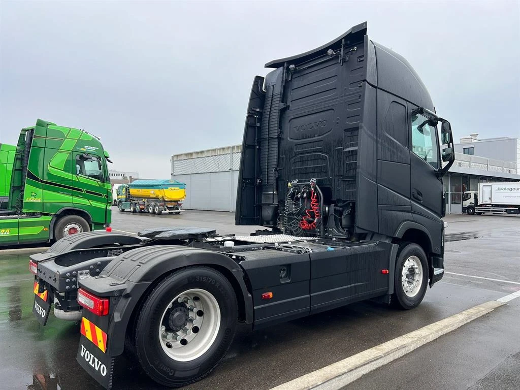 Volvo Fh 500 Alu Серв. книжка, снимка 3 - Камиони - 54438325