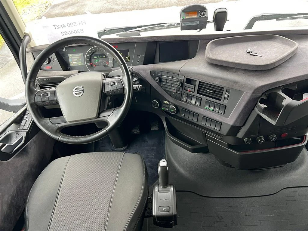 Volvo Fh 500 Alu Серв. книжка, снимка 12 - Камиони - 54438325