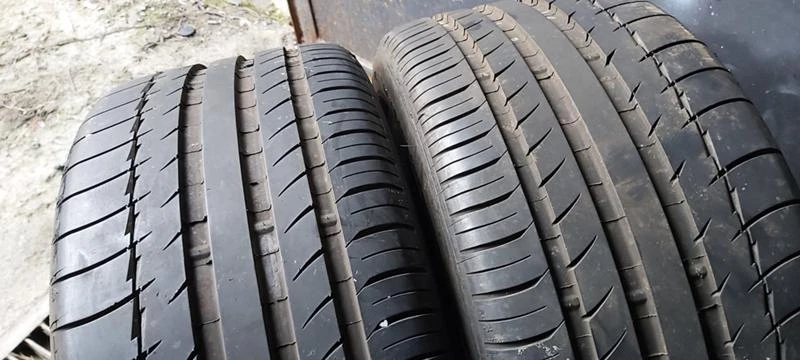 Гуми Летни 245/40R17, снимка 2 - Гуми и джанти - 31948186