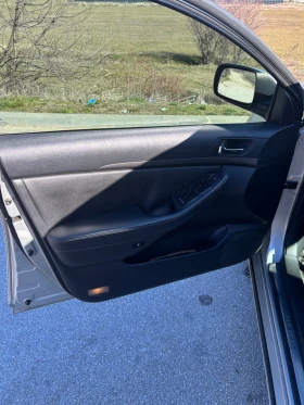 Toyota Avensis - 2650 € / 5182.95 лв. - 20463273 6