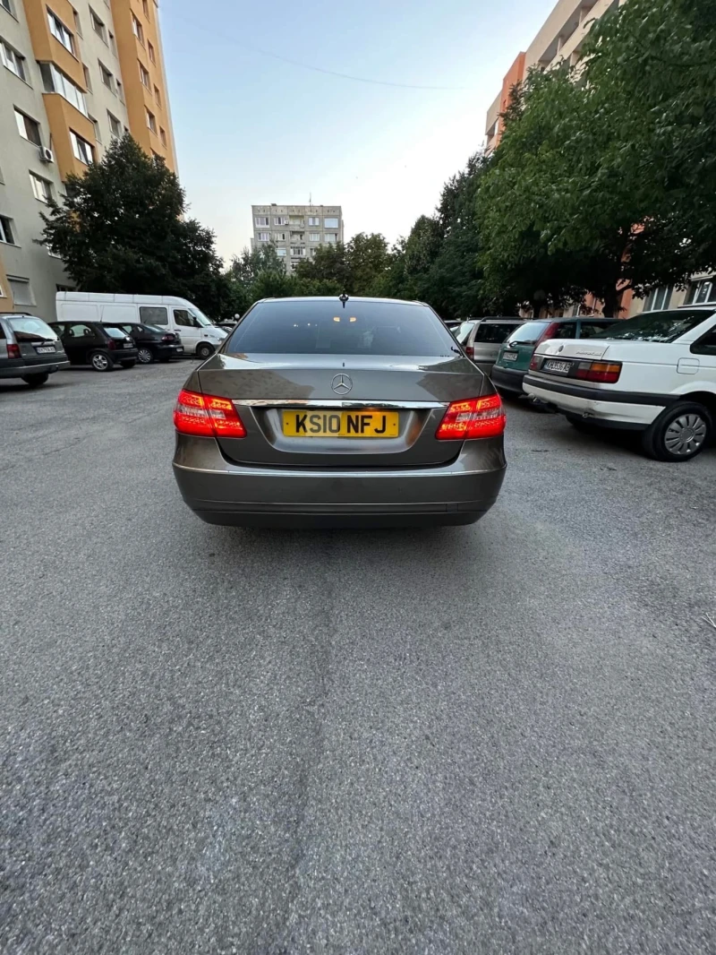 Mercedes-Benz E 200, снимка 3 - Автомобили и джипове - 48432081