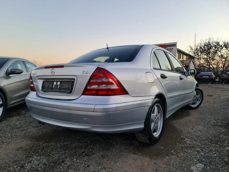 Mercedes-Benz C 200 FACCE LIFT/АВТОМАТ, снимка 4 - Автомобили и джипове - 48731449