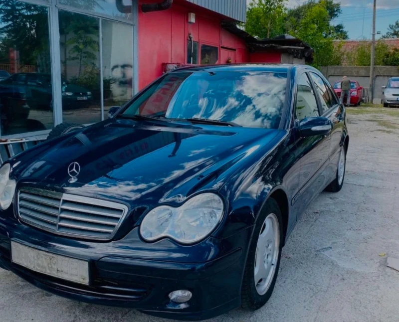 Mercedes-Benz C 200, снимка 2 - Автомобили и джипове - 49185032