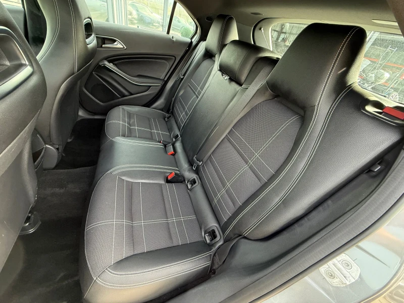 Mercedes-Benz A 200 AMG/LED/NAVI/СОБСТВЕН ЛИЗИНГ, снимка 15 - Автомобили и джипове - 52432035