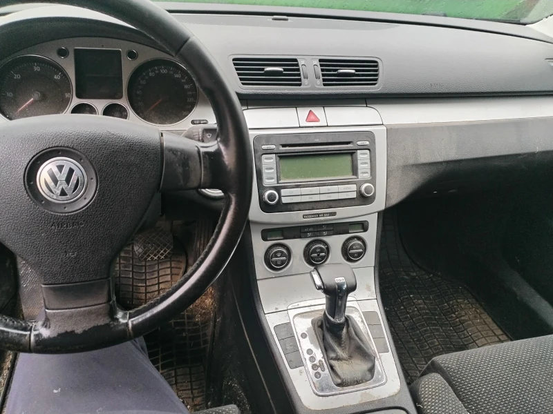 VW Passat 2.0 TDI Комарел, снимка 10 - Автомобили и джипове - 52814890