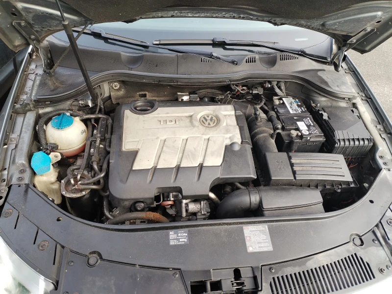VW Passat 2.0 TDI Комарел, снимка 8 - Автомобили и джипове - 52814890