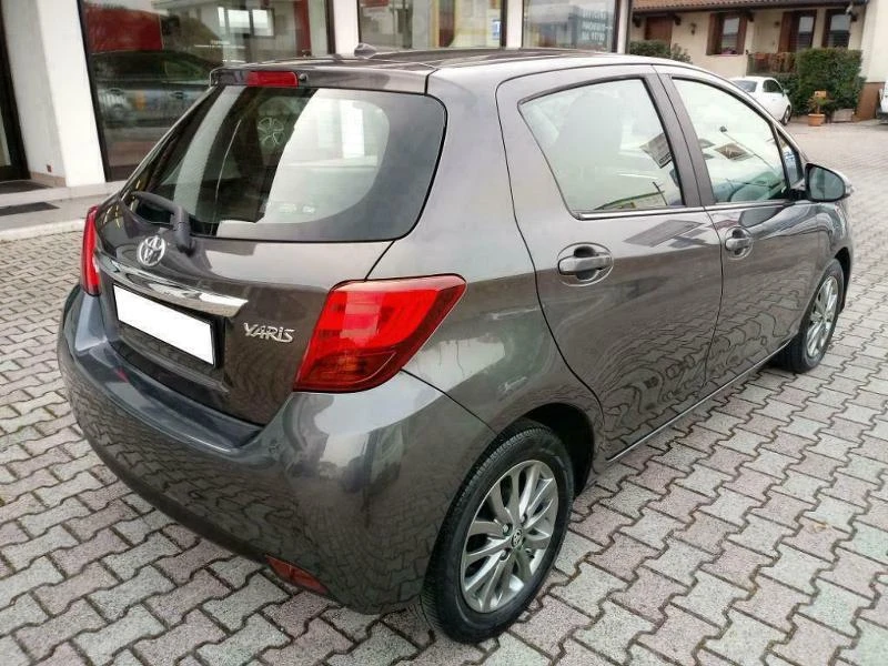 Toyota Yaris 1.4 D-4D   САМО НА ЧАСТИ , снимка 7 - Автомобили и джипове - 49101585