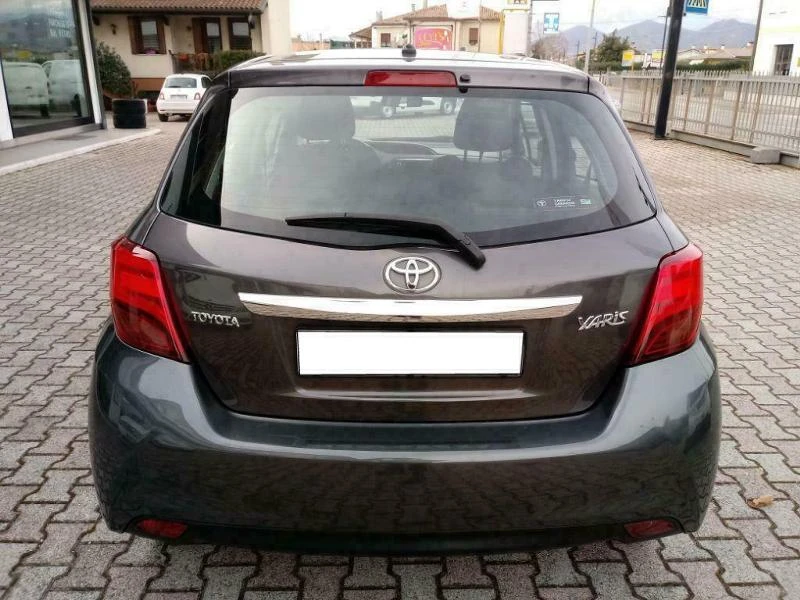 Toyota Yaris 1.4 D-4D   САМО НА ЧАСТИ , снимка 6 - Автомобили и джипове - 49101585