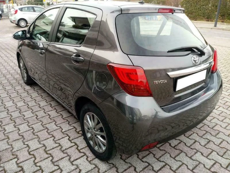 Toyota Yaris 1.4 D-4D   САМО НА ЧАСТИ , снимка 5 - Автомобили и джипове - 49101585