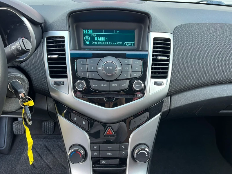 Chevrolet Cruze 1.7CRDI KLIMATIK EVRO 5B 6-СКОРОСТИ ЛИЗИНГ!!! - 7900 лв. - 66975938 | Car24.bg