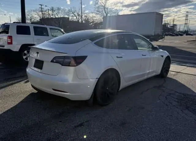 Tesla Model 3 * Standard Range Plus * CARFAX * БЕЗ ИНЦИДЕНТИ, снимка 3 - Автомобили и джипове - 54182840