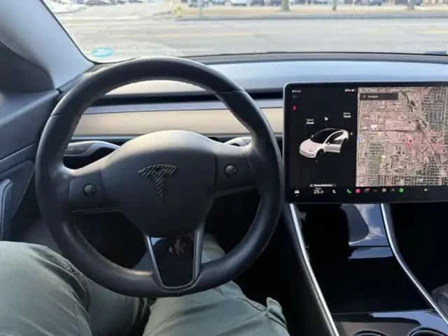 Tesla Model 3 * Standard Range Plus * CARFAX * БЕЗ ИНЦИДЕНТИ, снимка 13 - Автомобили и джипове - 54182840