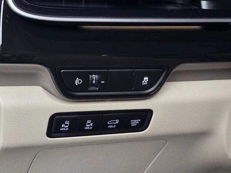 Kia Carnival 9-Seater Signature| 200к.с.| ВКЛ.ТЕХНОТЕСТ, снимка 12 - Автомобили и джипове - 55266257