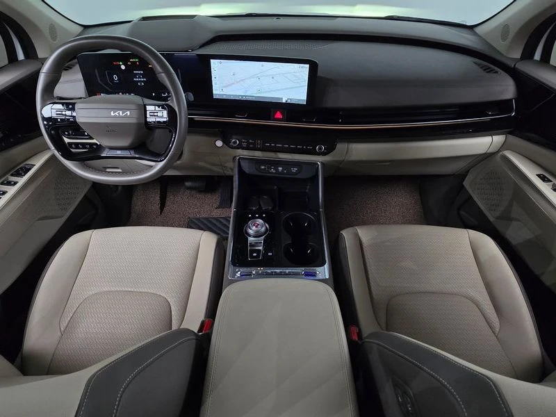 Kia Carnival 9-Seater Signature| 200к.с.| ВКЛ.ТЕХНОТЕСТ, снимка 6 - Автомобили и джипове - 55266257