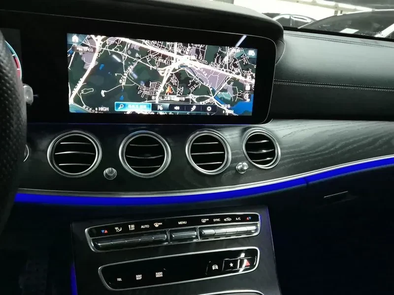 Mercedes-Benz E 200 САМО 30% АВАНС, снимка 13 - Автомобили и джипове - 55568263