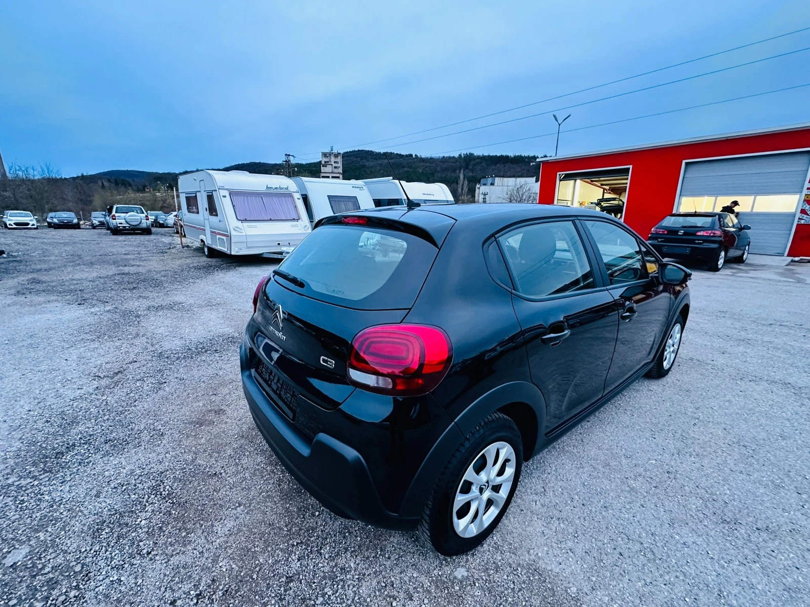 Citroen C3 1.2i КАТО НОВА - изображение 3