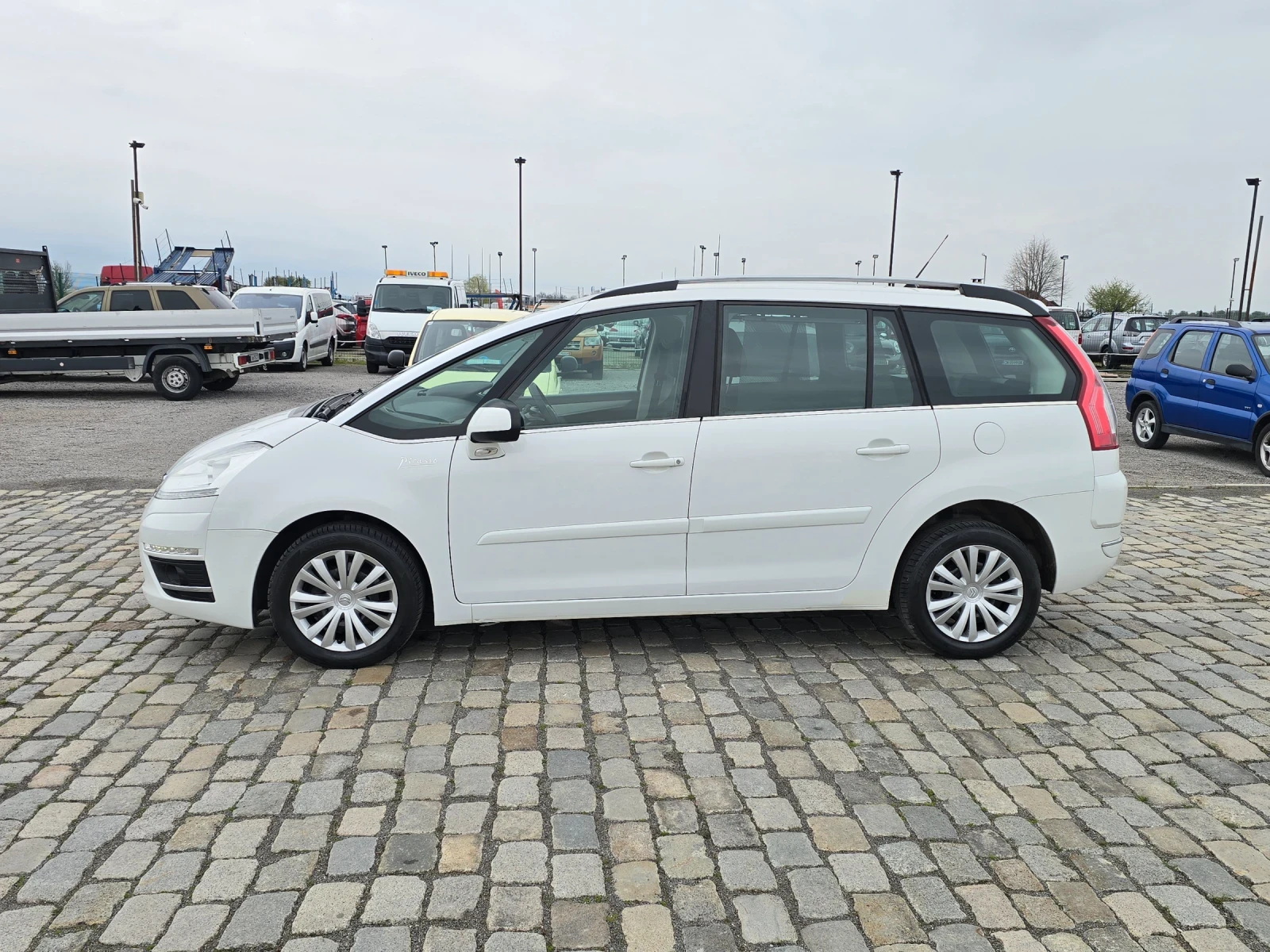 Citroen C4 Picasso Grand 1.6HDI 7 места 2013 година ЕВРО 5 - изображение 4