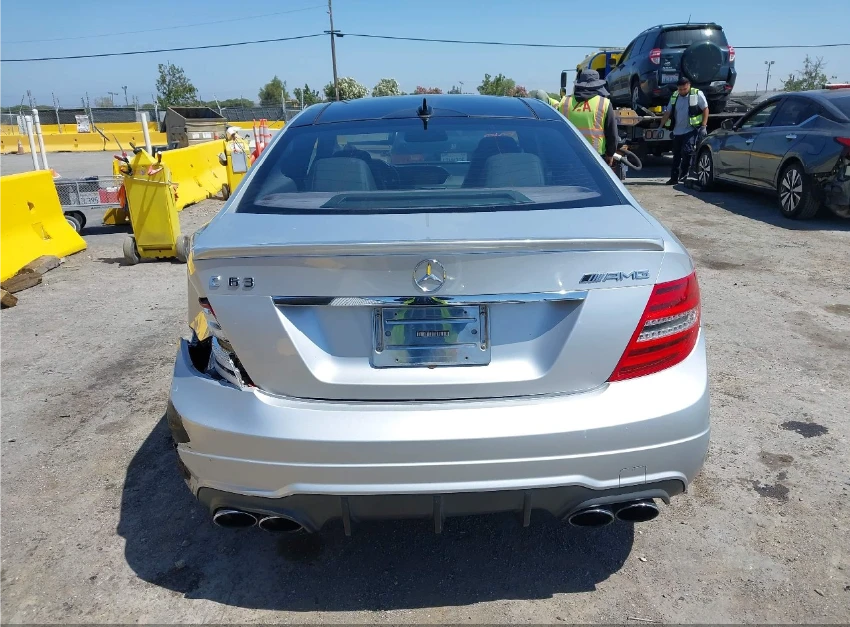 Mercedes-Benz C 63 AMG LED* HARMAN/KARDON* ПОДГРЕВИ* ПАНОРАМА - изображение 5