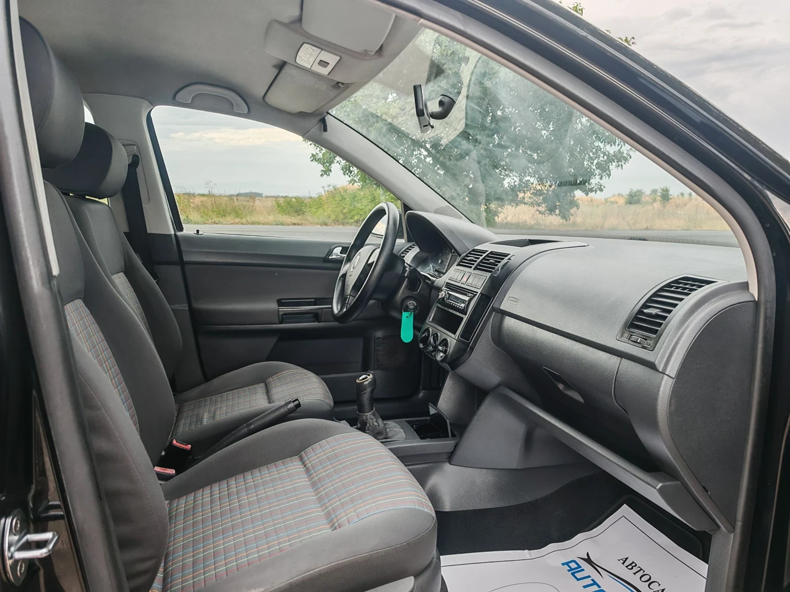 VW Polo 1.2 БЕНЗИН 64 К.С.! УНИКАЛНО СЪСТОЯНИЕ!  - изображение 10