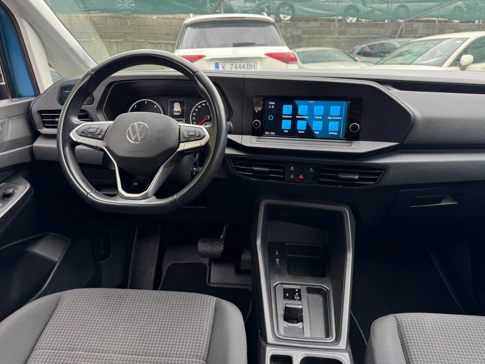 VW Caddy 2.0TDI DSG* Space - изображение 7