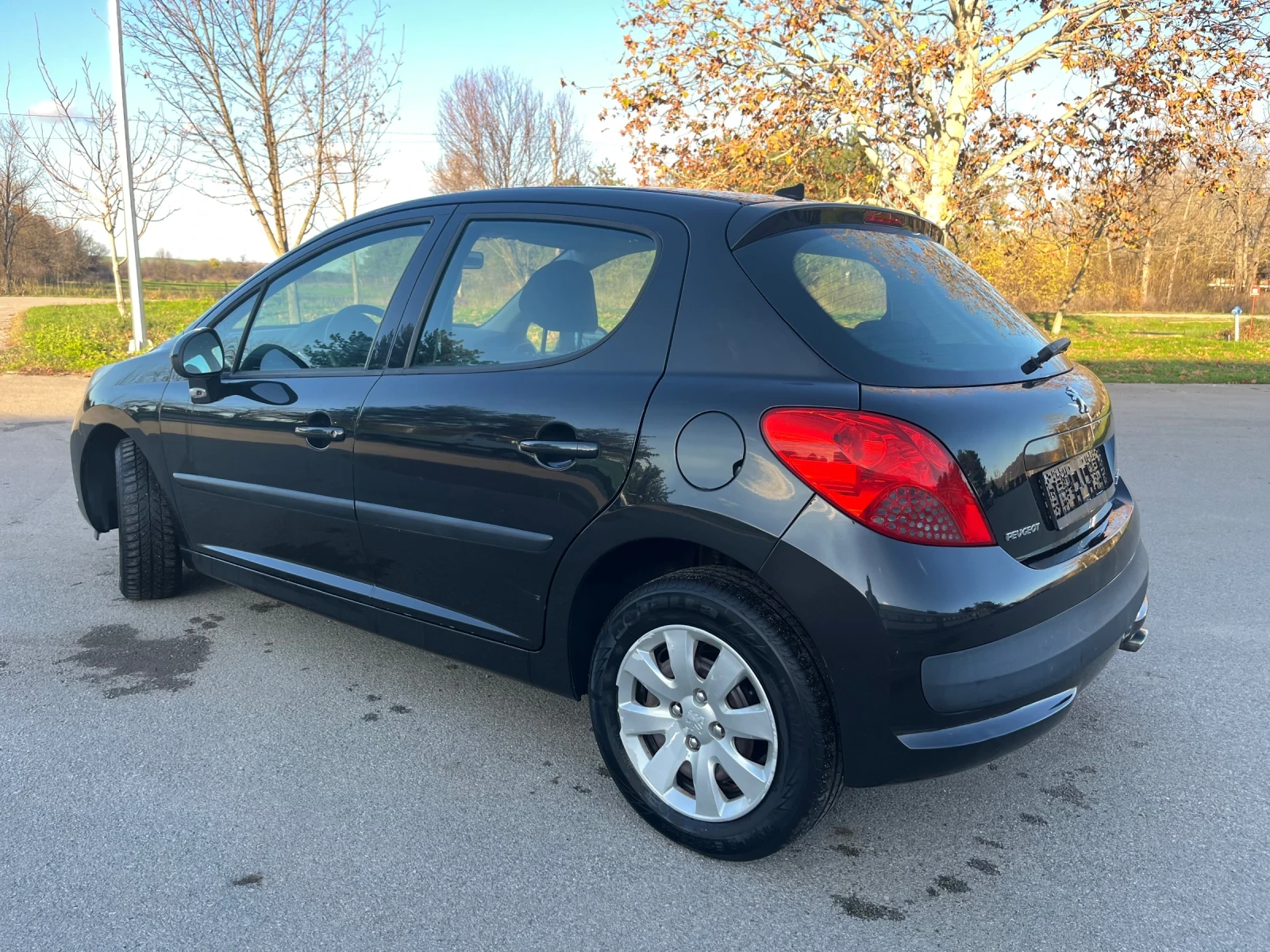 Peugeot 207 1.4 - изображение 4
