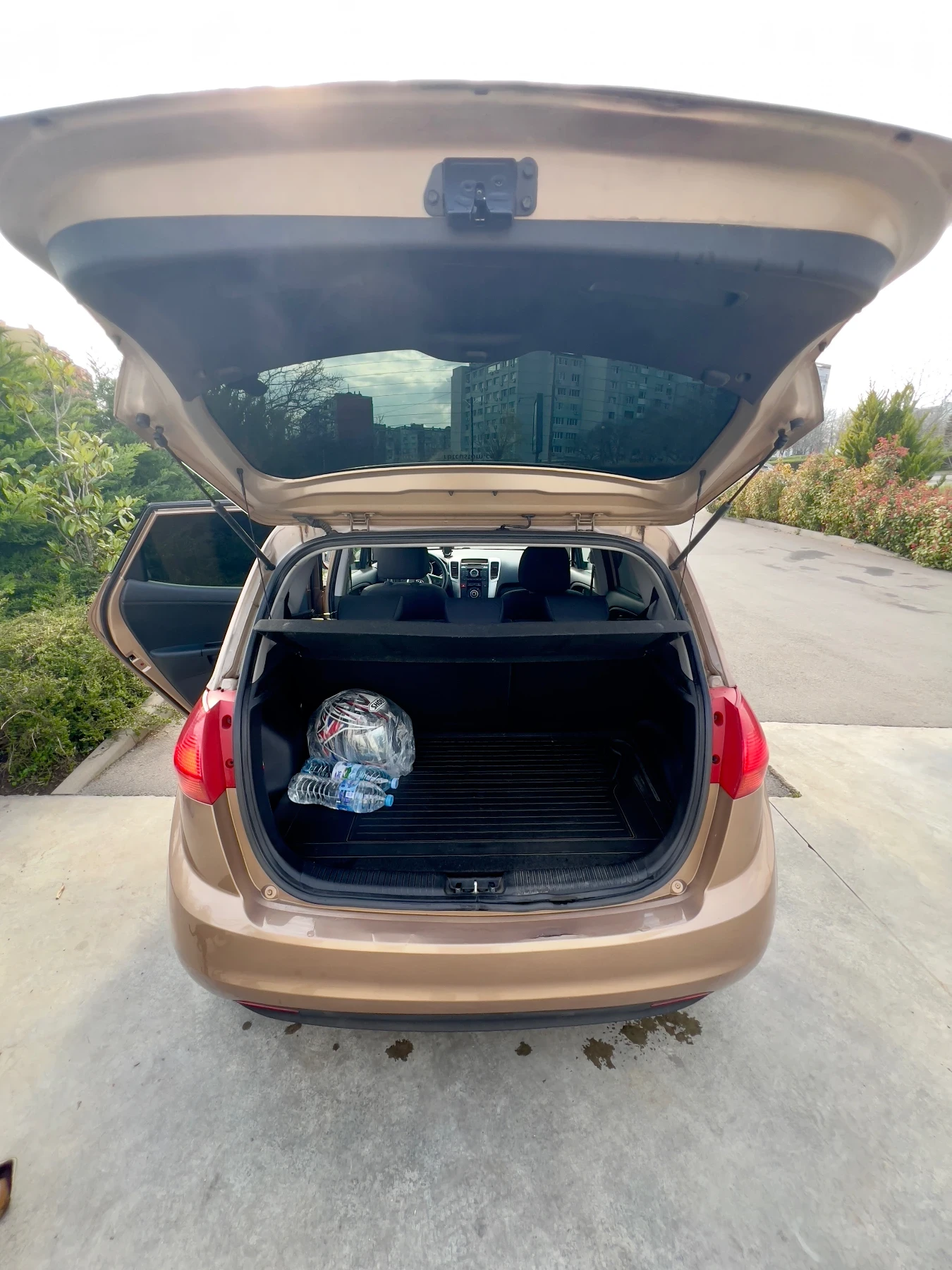 Kia Venga, снимка 7 - Автомобили и джипове - 54045159