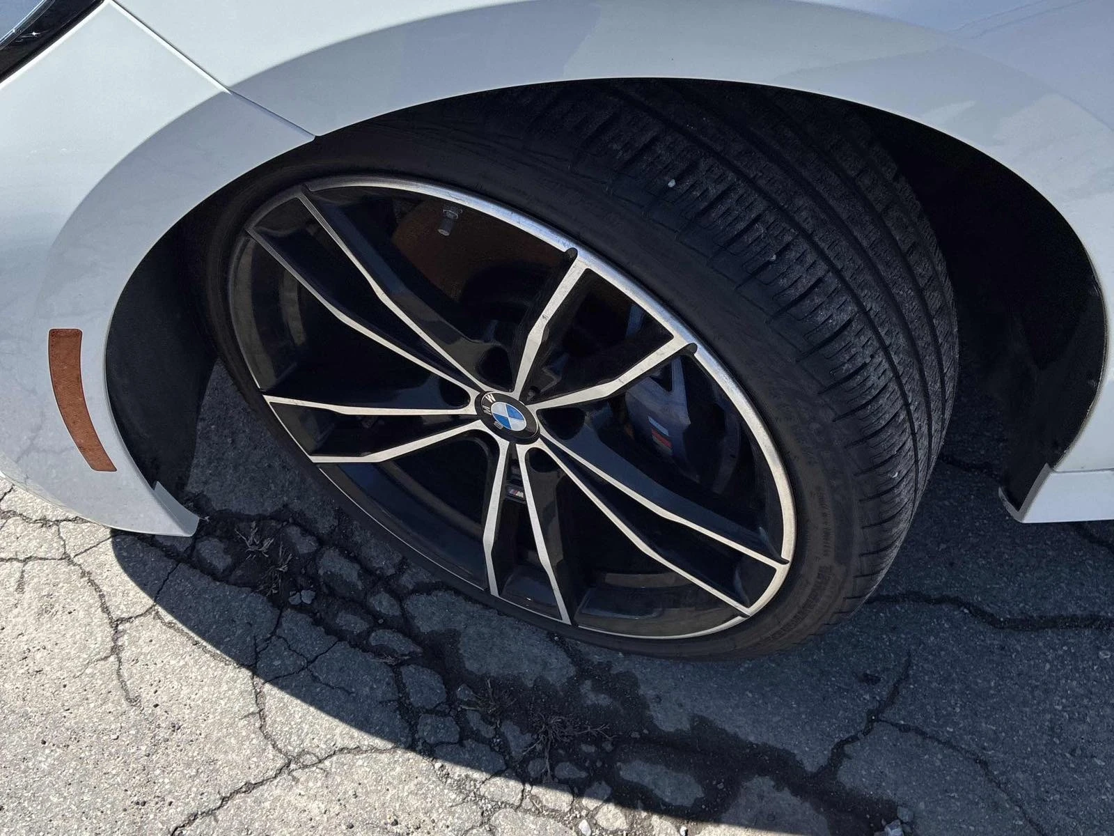 BMW 330 X-Drive* M-Pack* Digital* Distronic, снимка 6 - Автомобили и джипове - 54244834