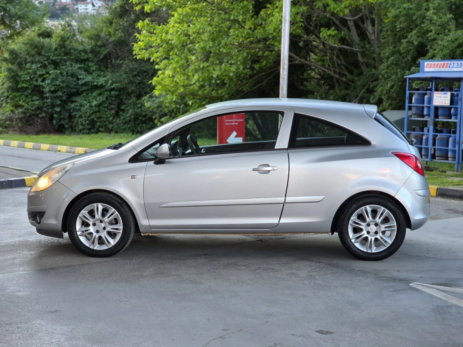 Opel Corsa 1.3 Mjet KLIMATIK/Euro 5, снимка 3 - Автомобили и джипове - 54770271