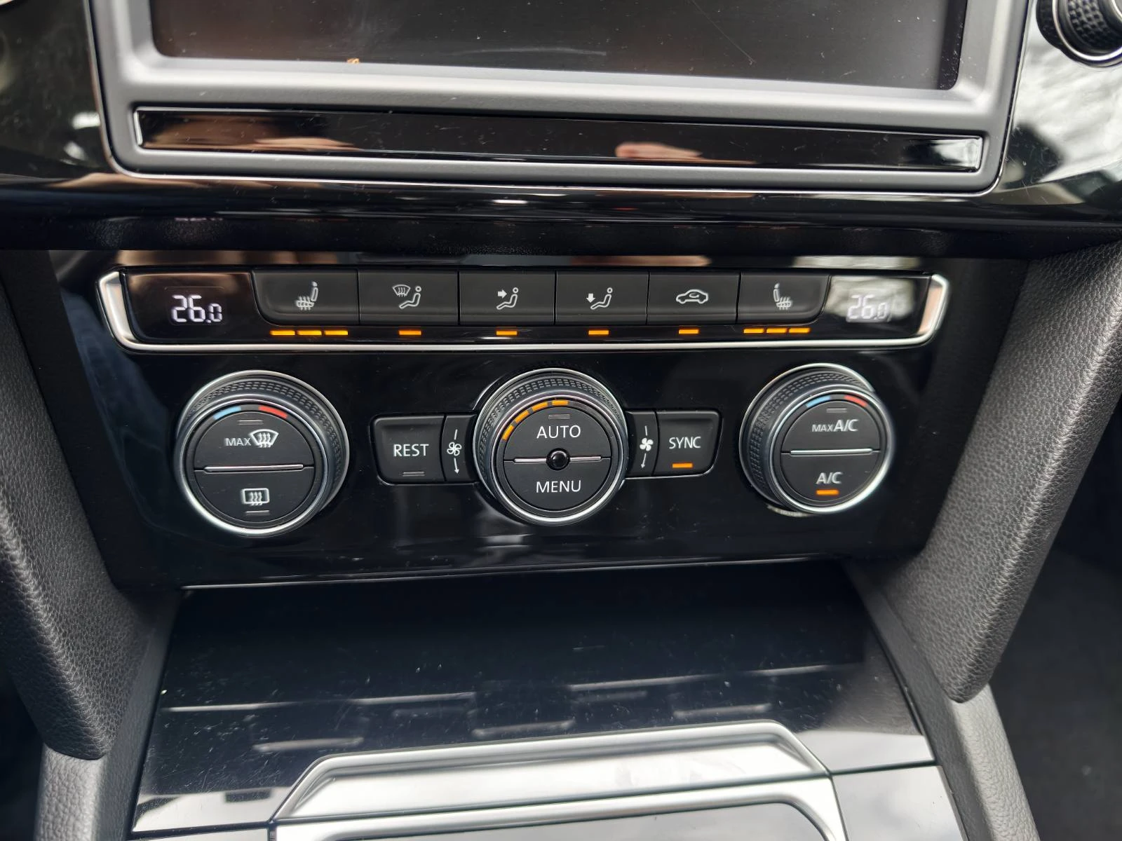 VW Passat 2.0 TDI-190 DIGITAL , снимка 11 - Автомобили и джипове - 54711281
